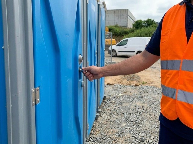 Cabinas listas en 24h: alquiler de baños químicos en A Coruña - Imagen 1