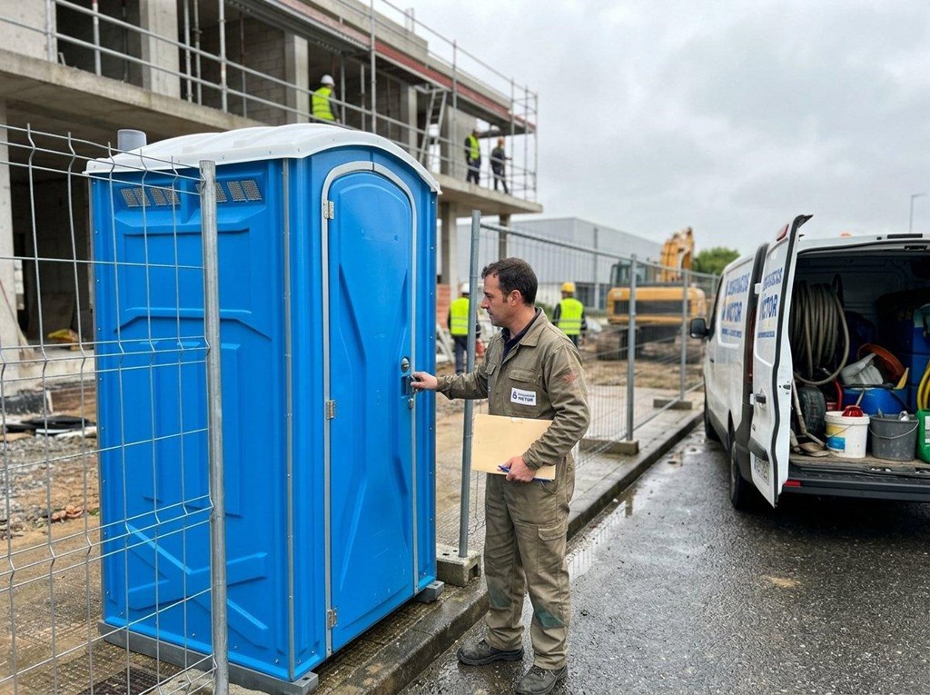 Foto 1 Cabinas listas en 24h: alquiler de baños químicos en Ferrol