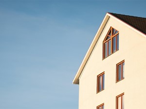 ¿Cada cuánto tiempo se realiza la limpieza de una fachada?